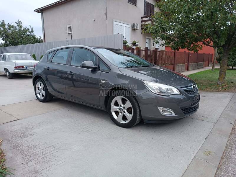 Opel Astra J 1.7 CDTI