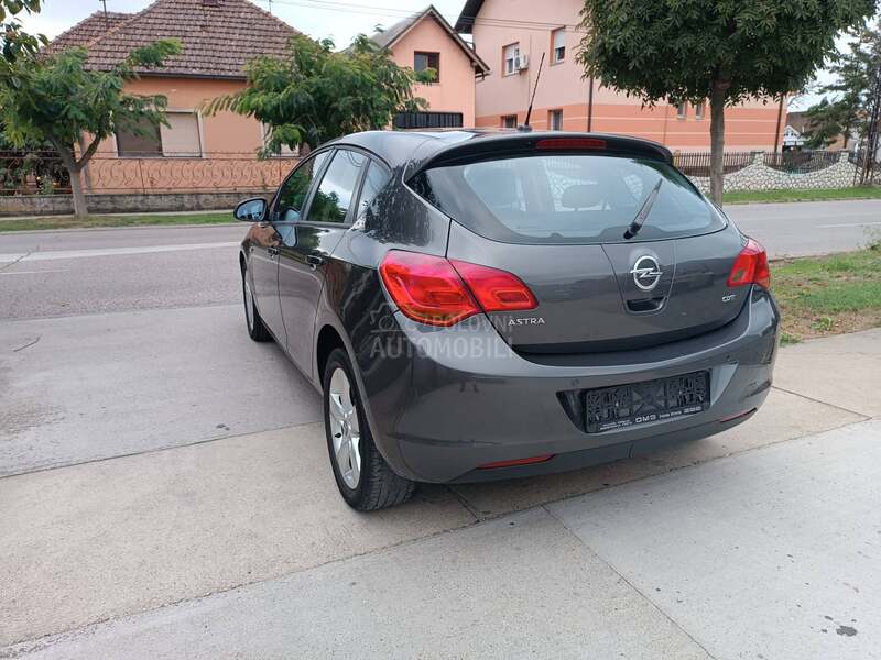 Opel Astra J 1.7 CDTI