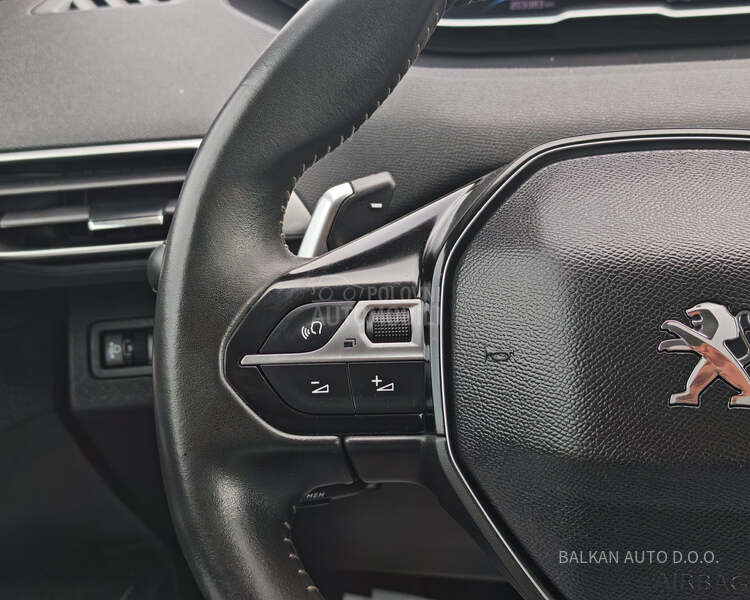 Peugeot 5008 1.5 HDI/ALLURE/AUT