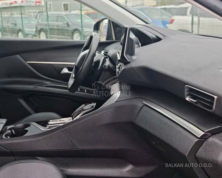 Peugeot 5008 1.5 HDI/ALLURE/AUT