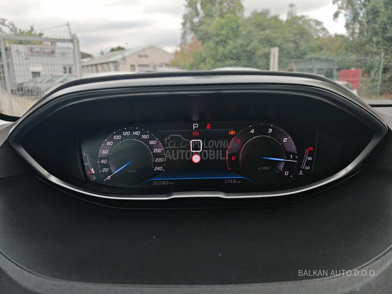 Peugeot 5008 1.5 HDI/ALLURE/AUT