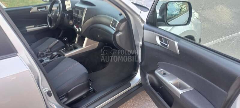 Subaru Forester 20 B