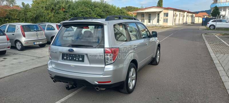 Subaru Forester 20 B