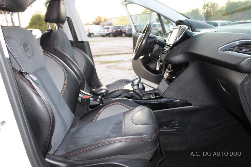 Peugeot 2008 1.2 110 CROSSWAY