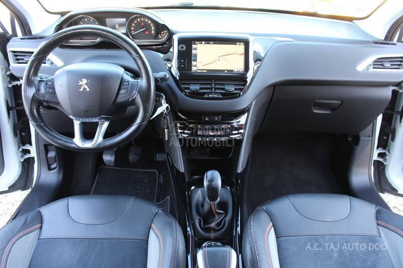 Peugeot 2008 1.2 110 CROSSWAY