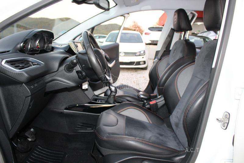 Peugeot 2008 1.2 110 CROSSWAY