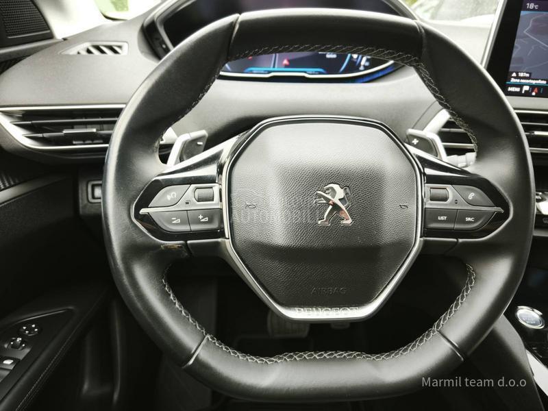 Peugeot 3008 1.2 Puretech Allure Peugeot 3008 1.2 Puretech Allure