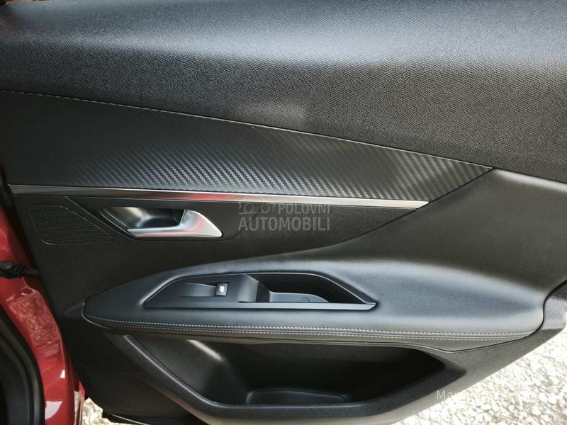 Peugeot 3008 1.2 Puretech Allure Peugeot 3008 1.2 Puretech Allure