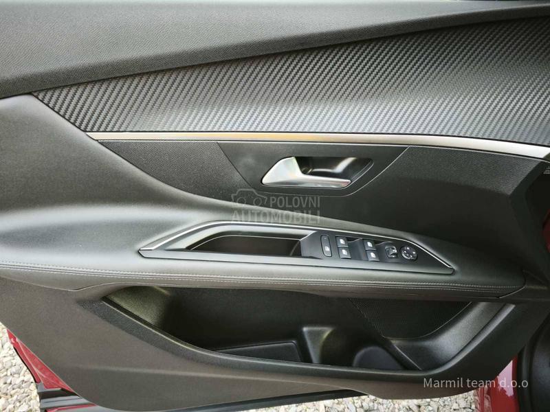 Peugeot 3008 1.2 Puretech Allure Peugeot 3008 1.2 Puretech Allure