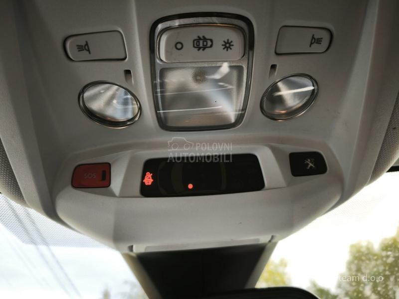 Peugeot 3008 1.2 Puretech Allure Peugeot 3008 1.2 Puretech Allure