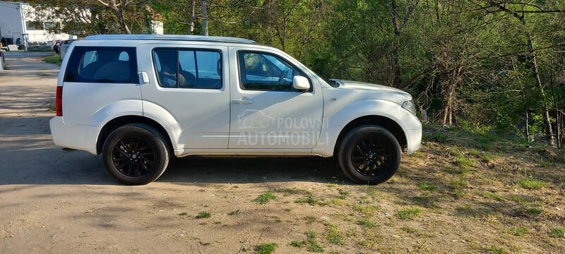 Nissan Pathfinder 