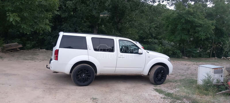 Nissan Pathfinder 
