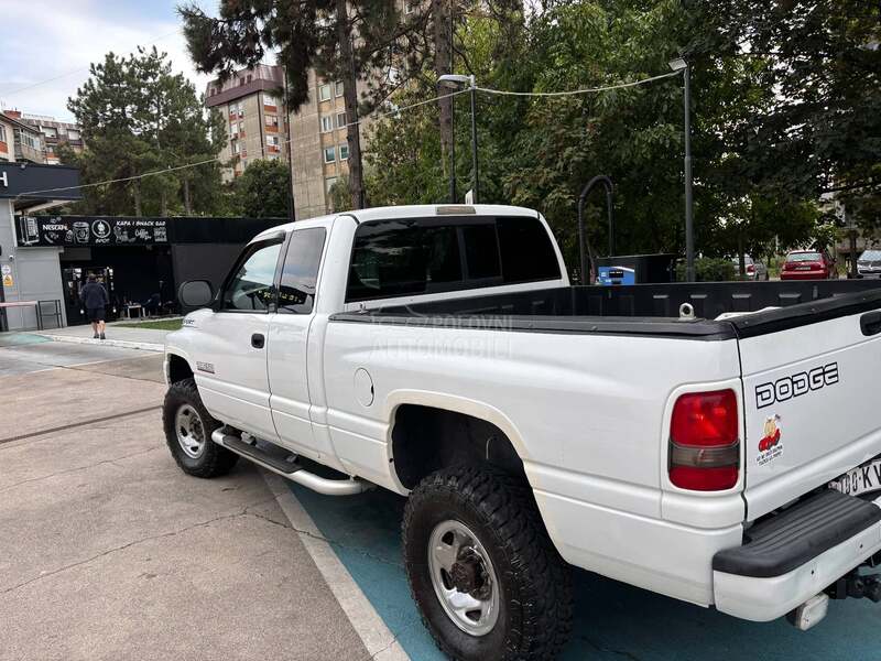 Dodge RAM 2500 sport