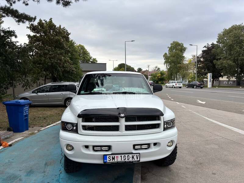 Dodge RAM 2500 sport