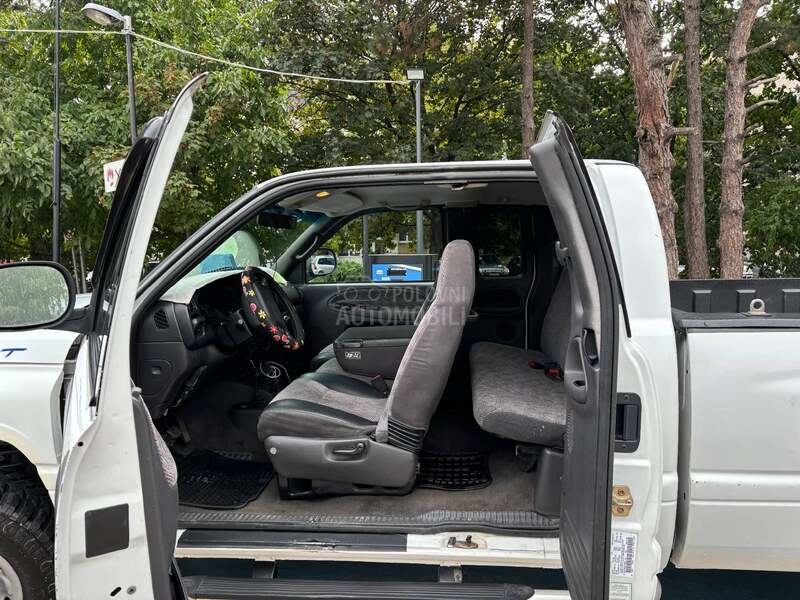 Dodge RAM 2500 sport