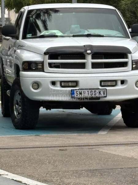 Dodge RAM 2500 sport