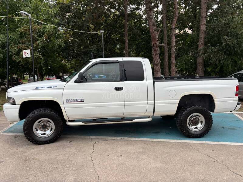 Dodge RAM 2500 sport
