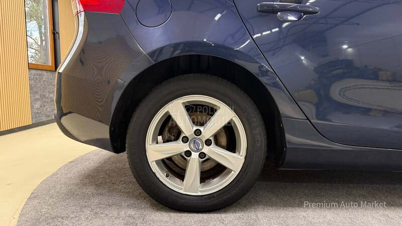 Volvo V40 //1.6 D2//KAM/FUL//