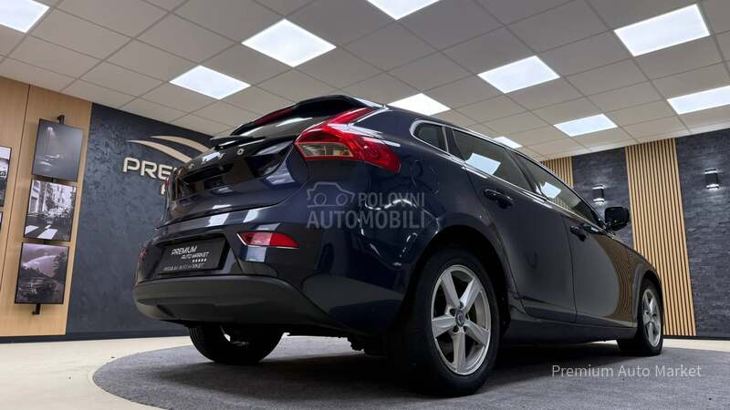 Volvo V40 //1.6 D2//KAM/FUL//