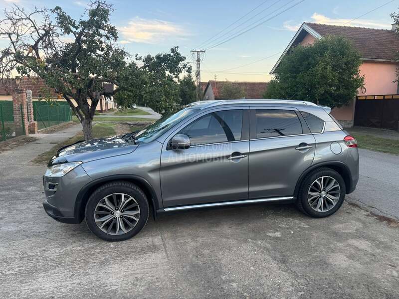 Peugeot 4008 1.6 Allure LED 4x4