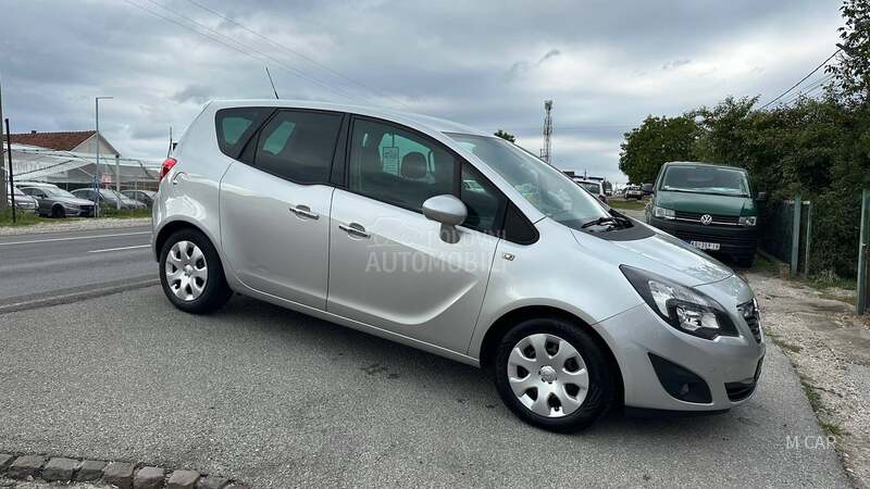 Opel Meriva malo presla