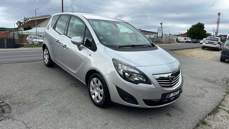 Opel Meriva malo presla