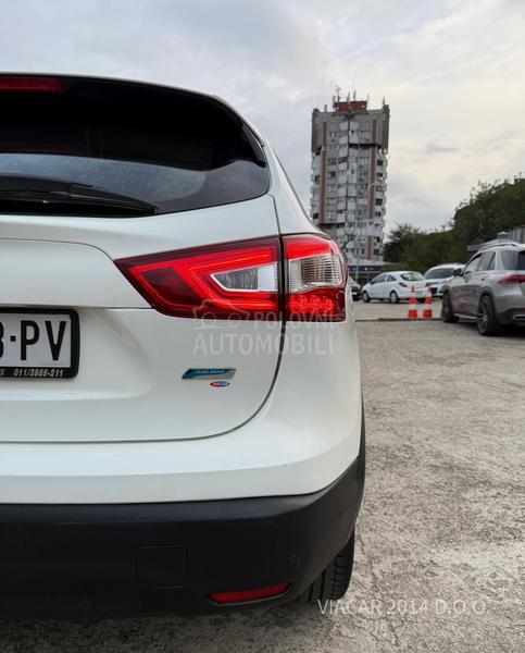 Nissan Qashqai TEKNA/LED/NAV/KAM