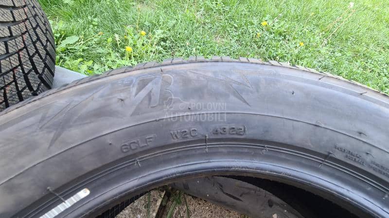Bridgestone 215/65 R17 Zimska