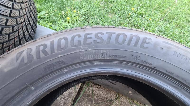 Bridgestone 215/65 R17 Zimska