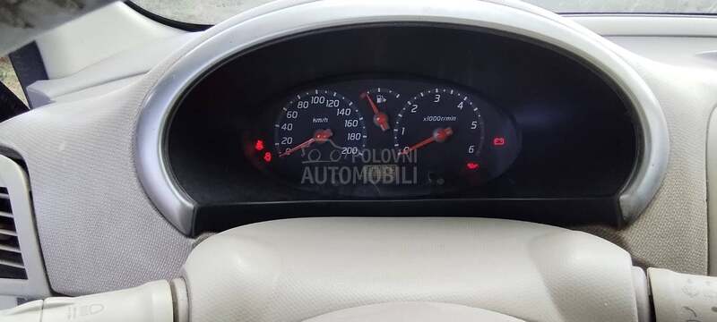 Toyota Yaris 1.0vti