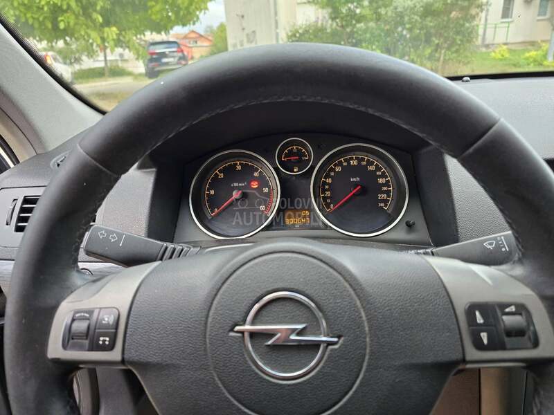 Opel Astra H 1.9 CDTI