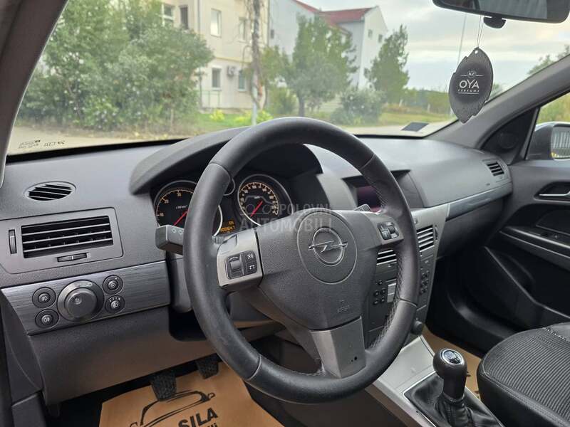 Opel Astra H 1.9 CDTI