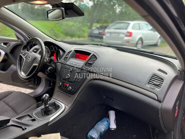 Instrument Tabla sa airbagom za Opel Insignia od 2009. do 2013. god.