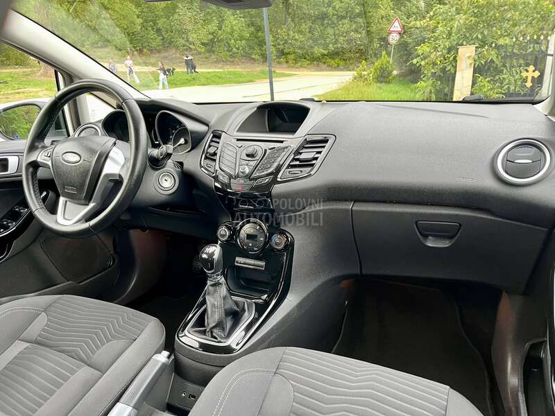 Ford Fiesta 100.000 k m
