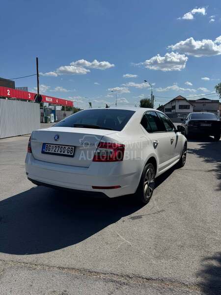 Škoda Octavia 1.6 TDI DSG