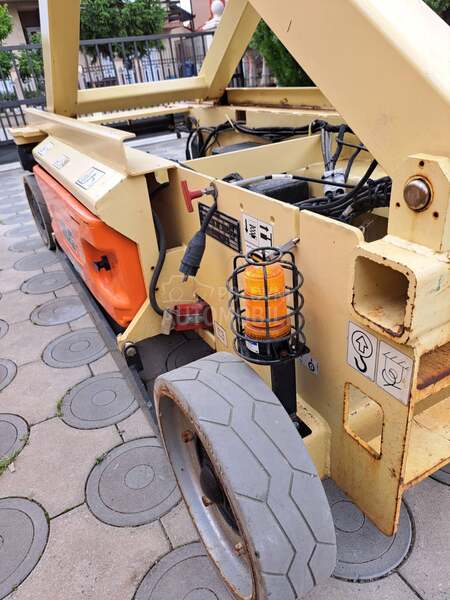 JLG 3246