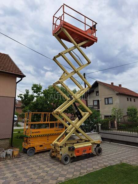 JLG 3246