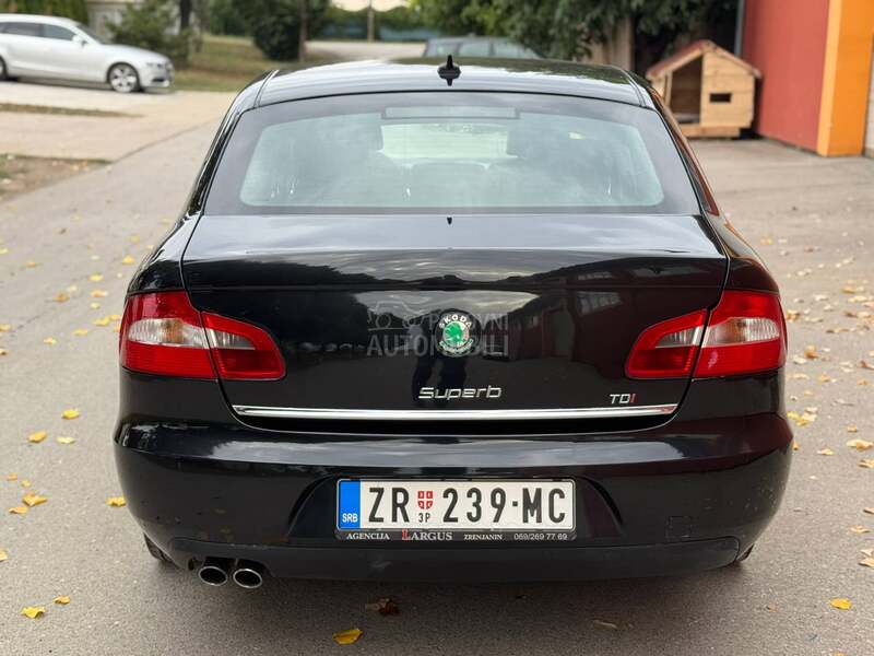 Škoda Superb 