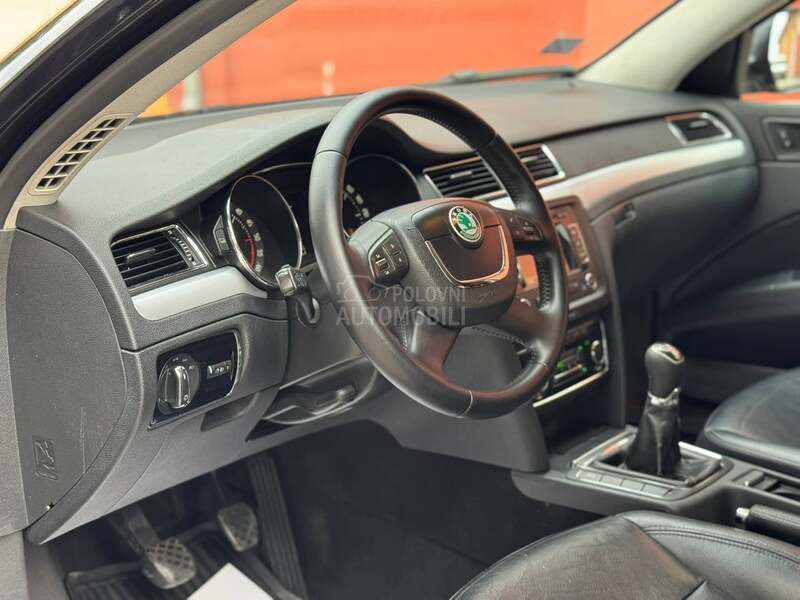 Škoda Superb 