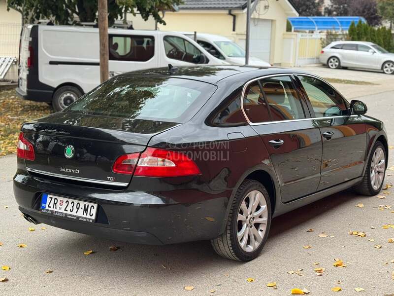 Škoda Superb 