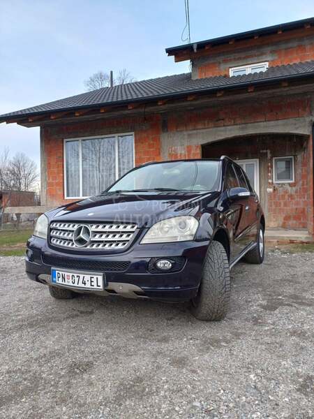 Mercedes Benz ML 320 