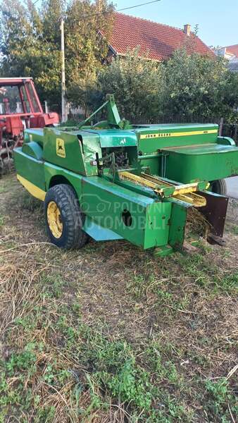 John Deere Presa 456