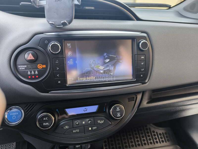 Toyota Yaris 1,5 hibrid