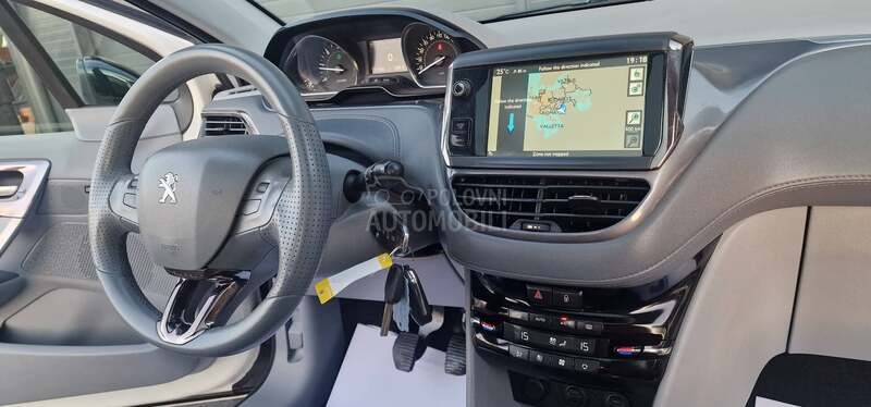 Peugeot 208 1.6 eHdi Feline/F.ul