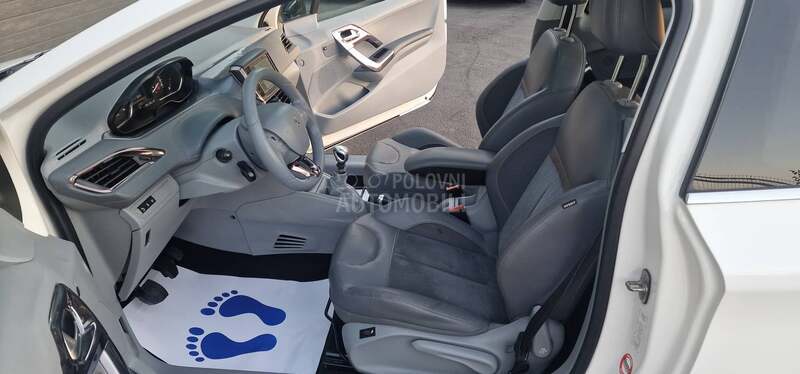 Peugeot 208 1.6 eHdi Feline/F.ul