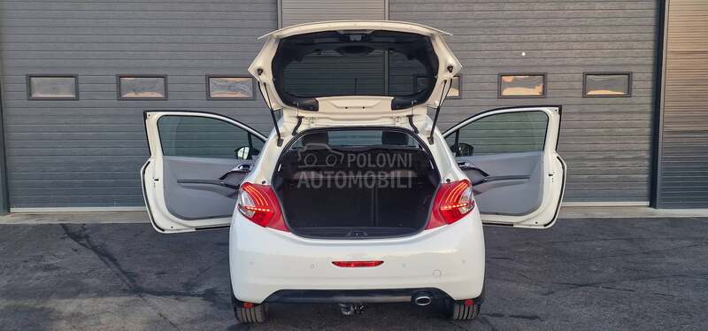 Peugeot 208 1.6 eHdi Feline/F.ul
