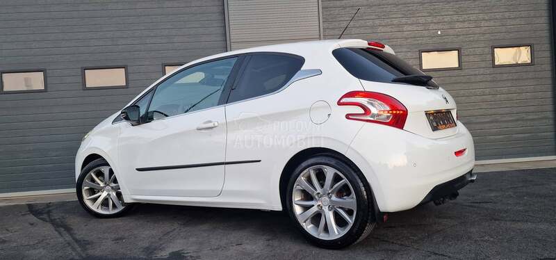 Peugeot 208 1.6 eHdi Feline/F.ul