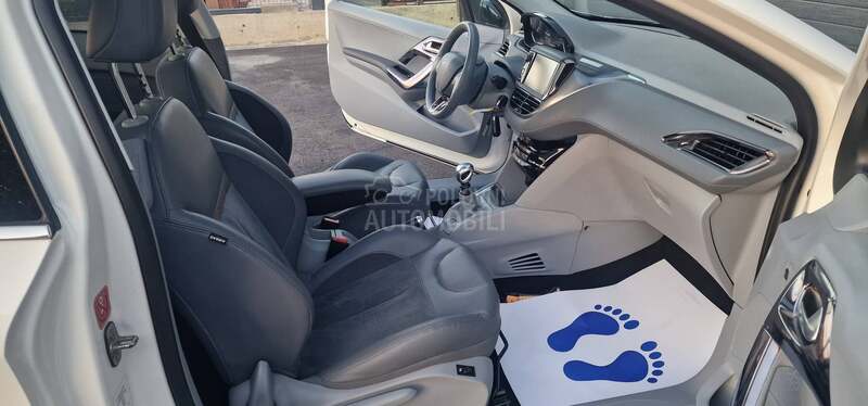Peugeot 208 1.6 eHdi Feline/F.ul