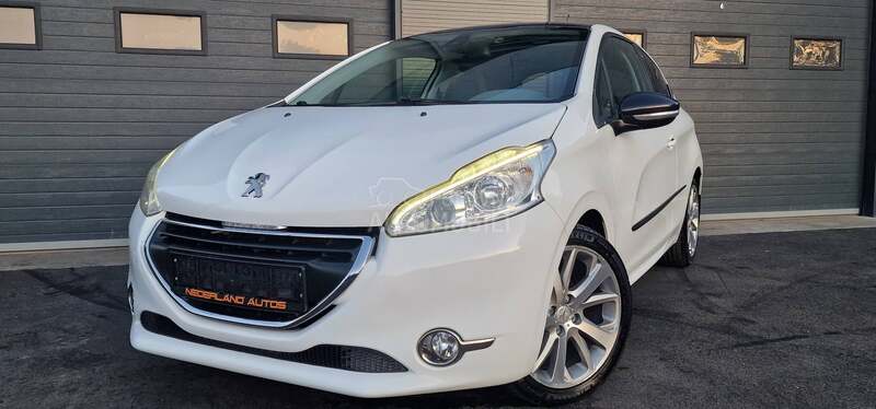 Peugeot 208 1.6 eHdi Feline/F.ul