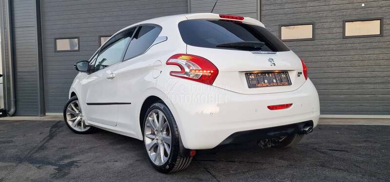 Peugeot 208 1.6 eHdi Feline/F.ul